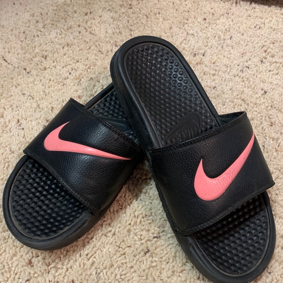 Nike Shoes - Pink Nike slides